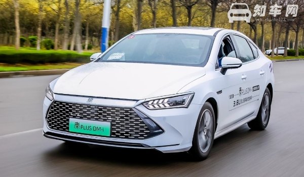 比亚迪秦plus混动油耗多少 实测百公里油耗4.7L(搭载1.5L+单电机动力组合)