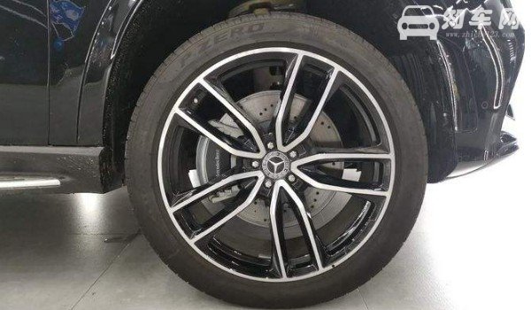 奔驰gls450 2021款轮胎型号 前后轮采用两种型号(275/45 r21和315/40 r21)