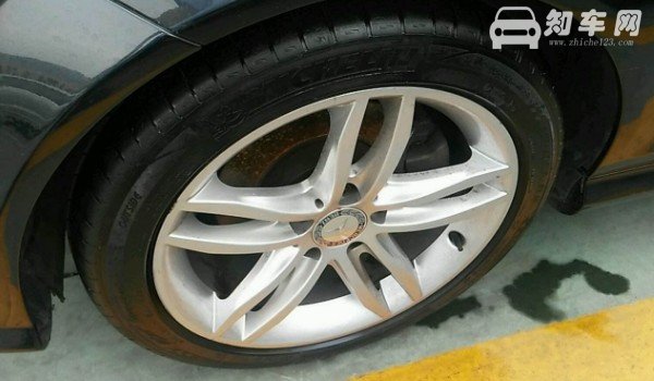 奔驰c级2022新款轮胎尺寸 奔驰c级轮胎型号(255/40 r18)