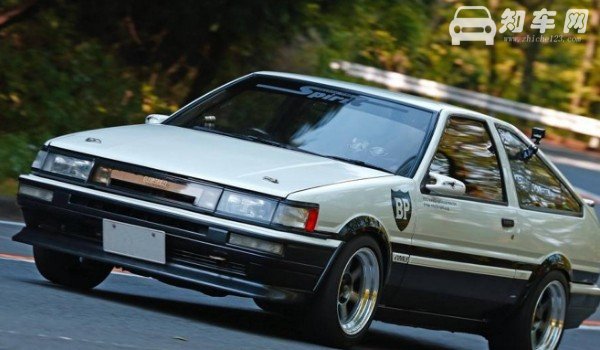 ae86是什么车 丰田第五代卡罗拉(最大130匹马力)