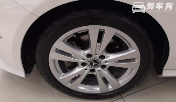 奔驰a200轮胎尺寸是多大的 奔驰a200轮胎型号(205/55 r17)