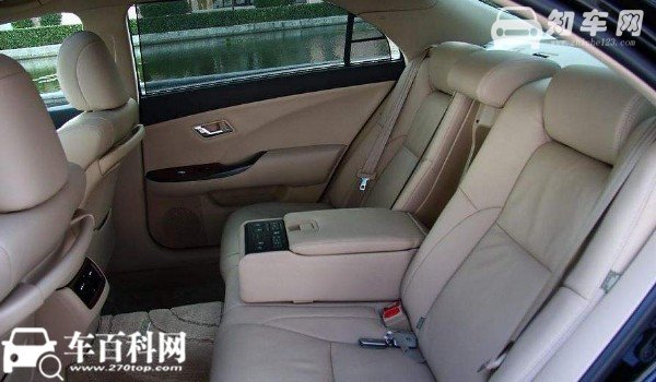 皇冠7座轿车价格及图片 2018款皇冠售价25.08万元(车身长达5米)