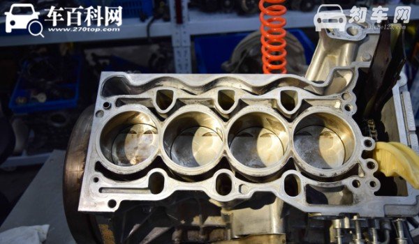 威尔法发动机型号 搭载2.5L四缸发动机