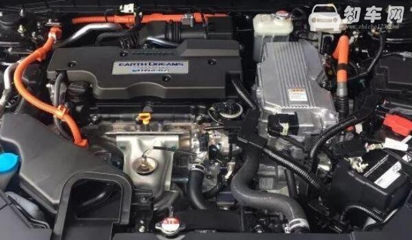 雅阁混动怎么样 驾驶感受平顺线性(百公里油耗仅4.5L)