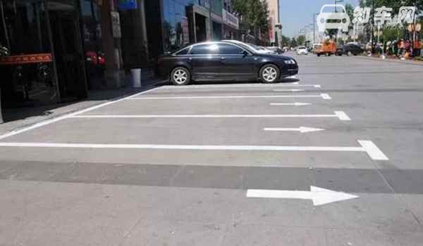 2米2车位能停多宽的车