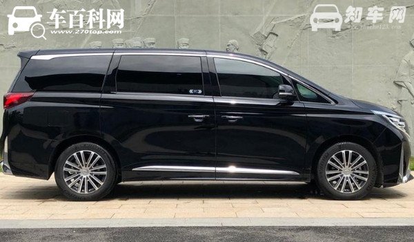 传祺m8这车怎么样 动力强劲空间宽敞(后排配备两块液晶屏)