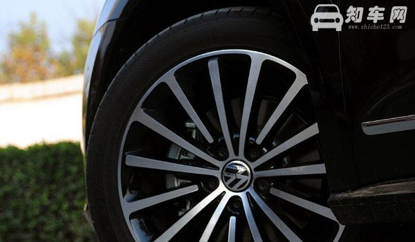 大众帕萨特轮胎规格 轮胎规格235/45 r18(采用三种轮胎品牌)