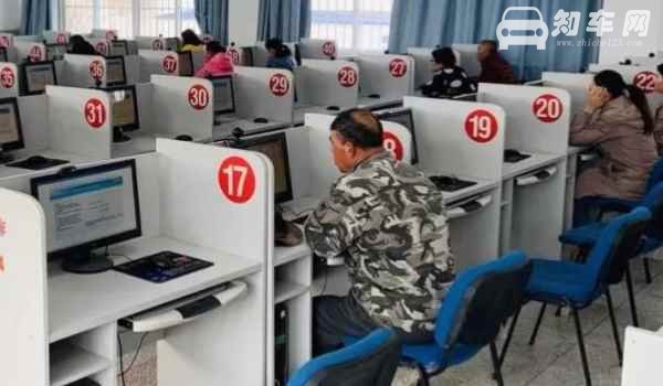 科四领证可以自带照片吗