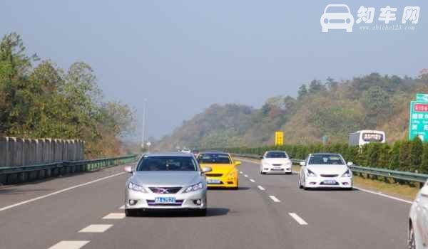 高速白色实线能变道吗