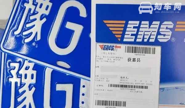 车牌的六角螺母装哪里