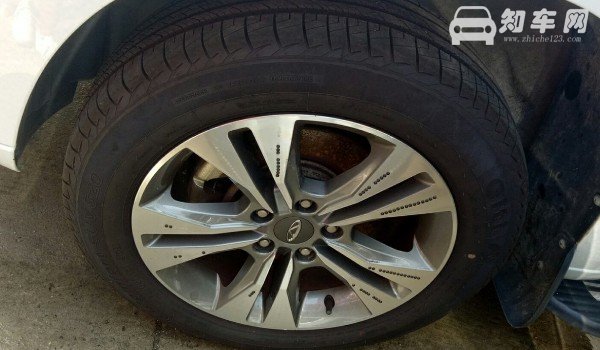 奇瑞瑞虎3轮胎型号多少 瑞虎3轮胎规格(215/60 r17)