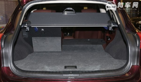英菲尼迪qx50车身尺寸是多少 英菲尼迪qx50后备箱容积多少（565-1139L）