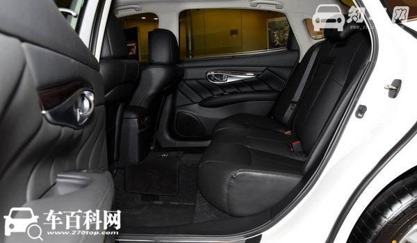 英菲尼迪q70l车身尺寸是多少 英菲尼迪q70l后备箱多大（常规容积500L）
