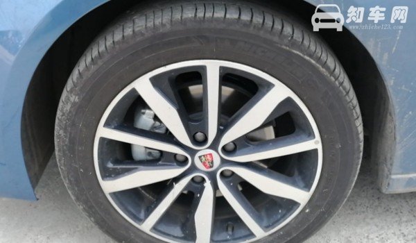 荣威i6轮胎型号 荣威i6轮胎型号是多少(215/50 r17)