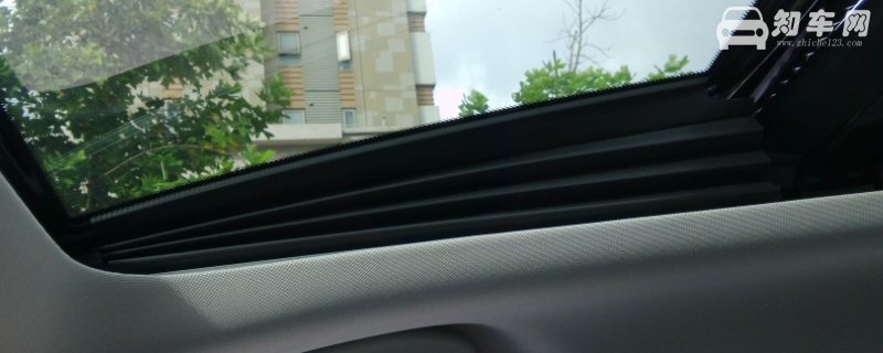 车顶漏水怎么回事