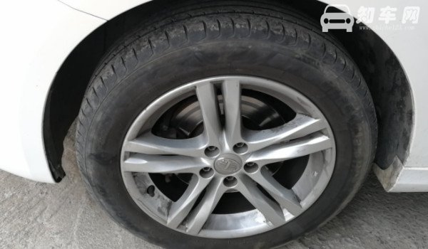 奔腾b30轮胎型号多少 奔腾b30轮胎多大型号(205/55 r16)