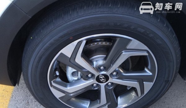 现代ix25轮胎型号 轮胎型号是多少(215/60 r17)