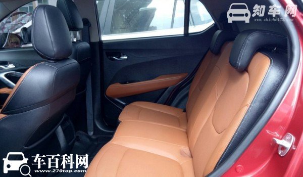 长安cs15和宝骏510哪个好 宝骏510空间大配置丰富(车身长达4.2米)