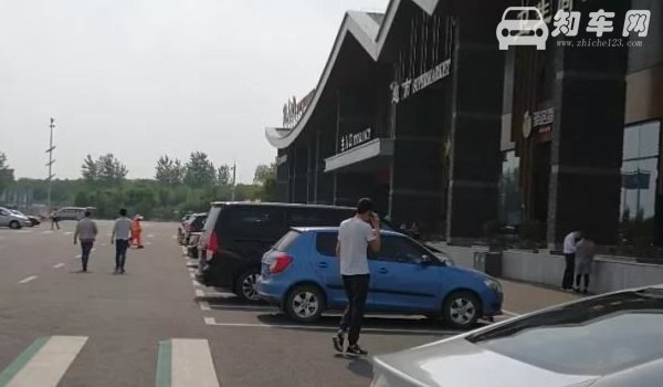 高速服务区有充电桩吗