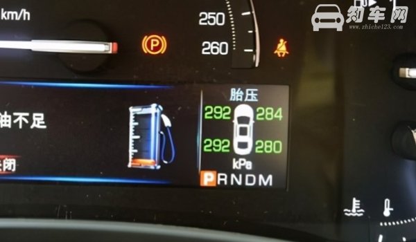 胎压表看内圈还是外圈