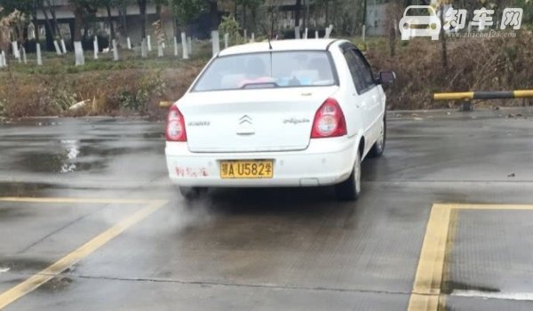 倒车入库可以停车吗