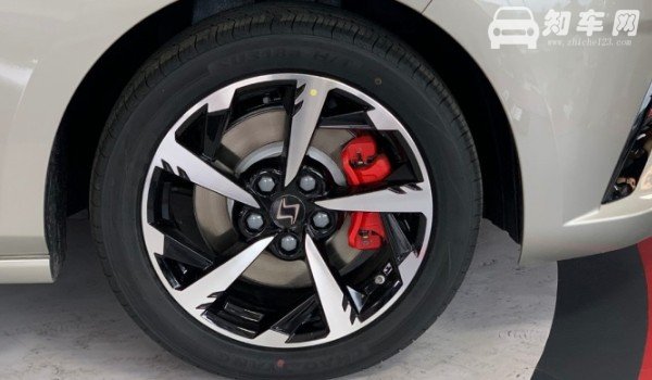 思皓a5轮胎尺寸 轮胎规格是什么(215/50 r17)