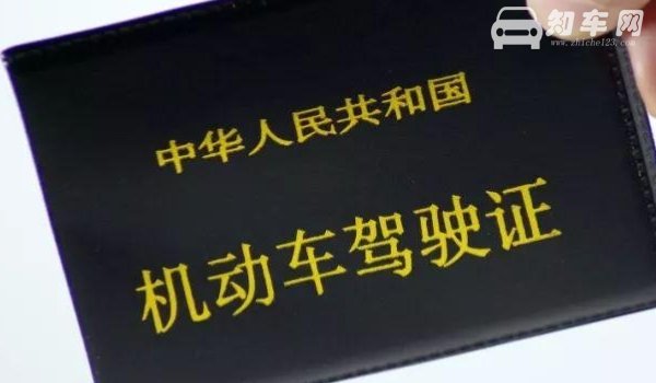 穿高跟鞋可以开车吗