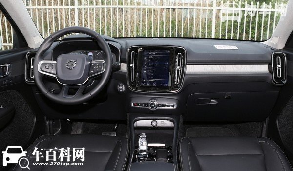 沃尔沃xc40和奥迪q3哪个好 奥迪q3动力强顶配仅售29万