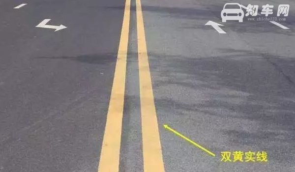 压了一点白实线扣分吗