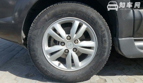 现代胜达轮胎型号 胜达轮胎型号是多少(235/55 r19)