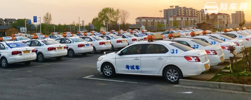 练车时穿衣服有要求吗