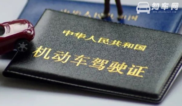 什么季节考驾照容易过(春季和秋季)