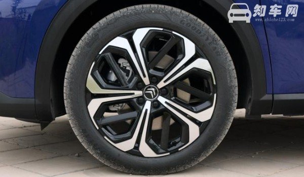 雪铁龙凡尔赛c5x轮胎规格 轮胎品牌型号(205/55 r19)