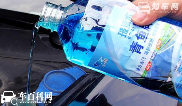 英菲尼迪q50l在哪里加玻璃水 玻璃水加哪里(发动机舱右下角)