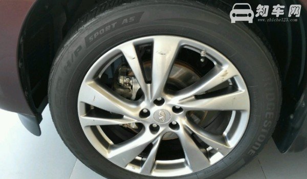 英菲尼迪qx60轮胎是什么品牌 英菲尼迪qx60轮胎型号(235/55 r20)