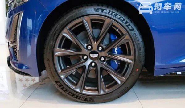 凯迪拉克ct5轮胎规格 凯迪拉克ct5轮胎型号(245/40 zr19)