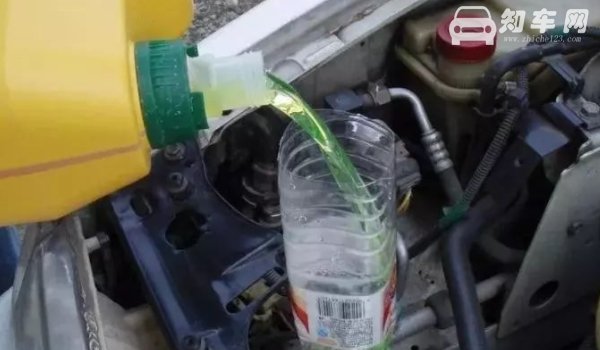 水温灯一闪一闪还能开多久