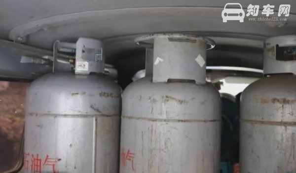 车里放了一桶食用油没事吧