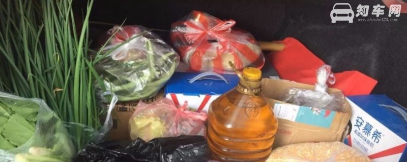 车里放了一桶食用油没事吧