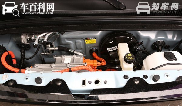 五菱宏光迷你mini版电动车 外观小巧靓丽动力系统出色(前后均搭载独立悬架)