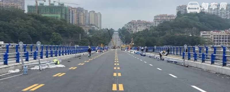 马路中间双黄虚线能掉头吗