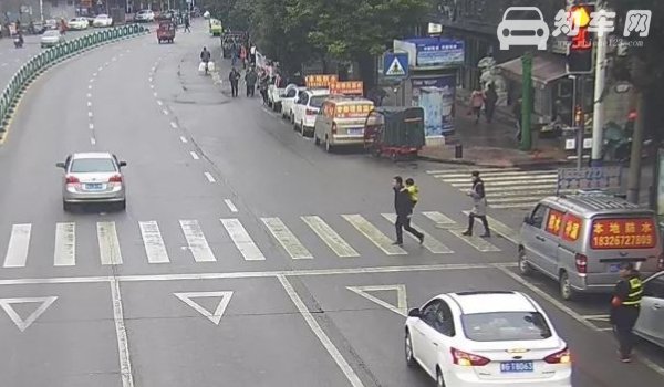 掉头要等左转红灯吗