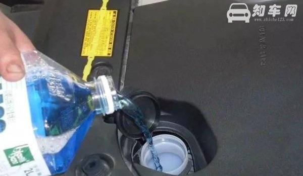 玻璃水能洗车身吗