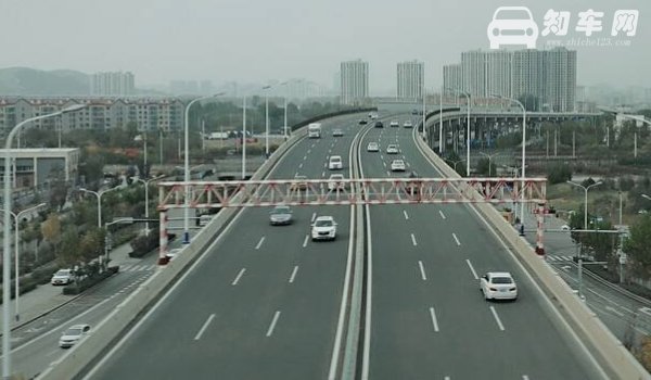高速上应急车道可以临时停车吗