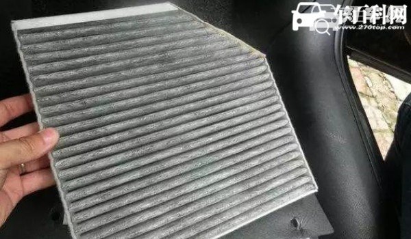 日产楼兰空调滤芯在什么地方 楼兰空调滤芯在哪(副驾驶手套箱左下角)
