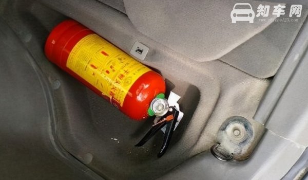 车载灭火器放车上颠簸会爆吗