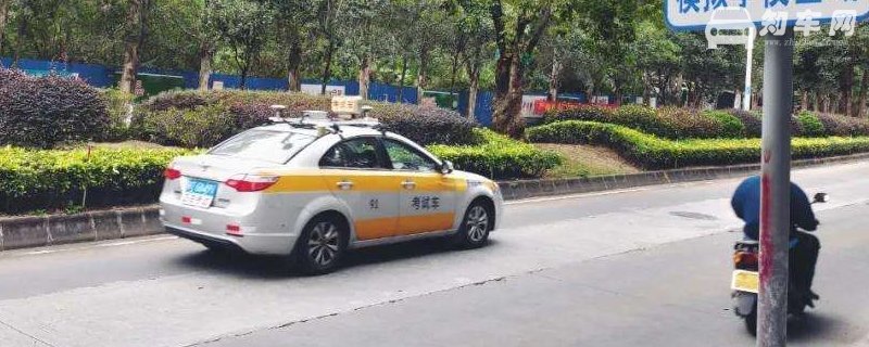 科目三转弯用几档
