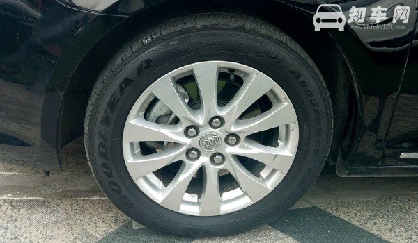 别克君越轮胎型号多少 别克君越的轮胎型号(245/45 r19)