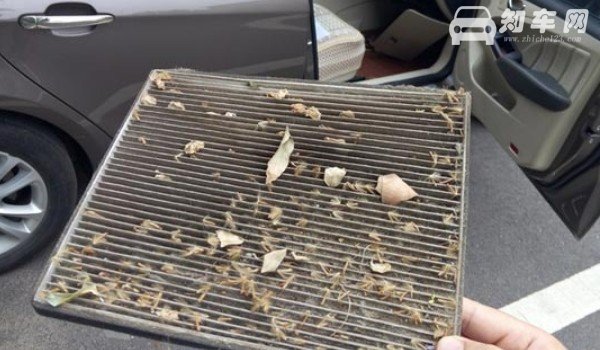 科鲁泽空调滤芯在什么位置 科鲁泽空滤芯在哪里(副驾驶手套箱后面)