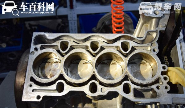 奔驰a级是什么发动机 奔驰A级是几缸的(1.3T四缸发动机)